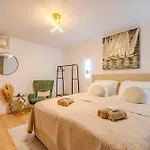 Centre & Teali * Σπλιτ