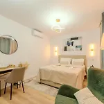 Διαμέρισμα Centre & Teali *
