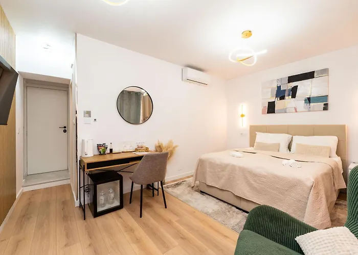 Centre & Teali Apartment *